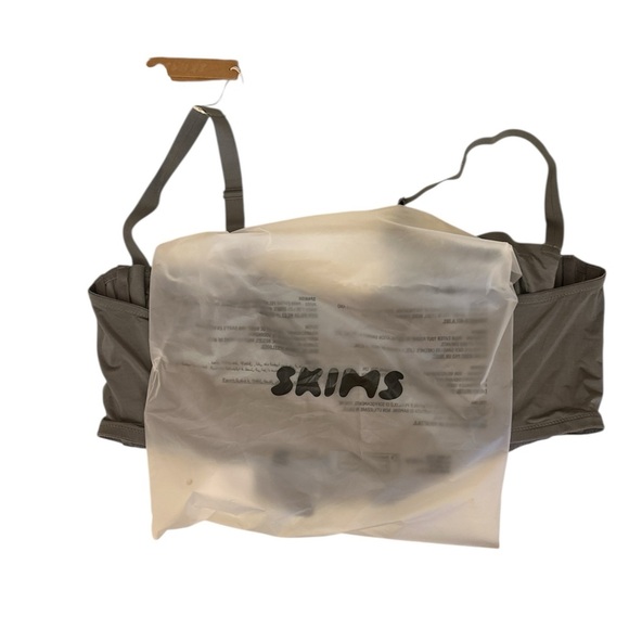 SKIMS LOGO SHINE BALCONETTE CORSET BRA | GREY CHALK - GREY CHALK / 46 / D NWT - Picture 5 of 8